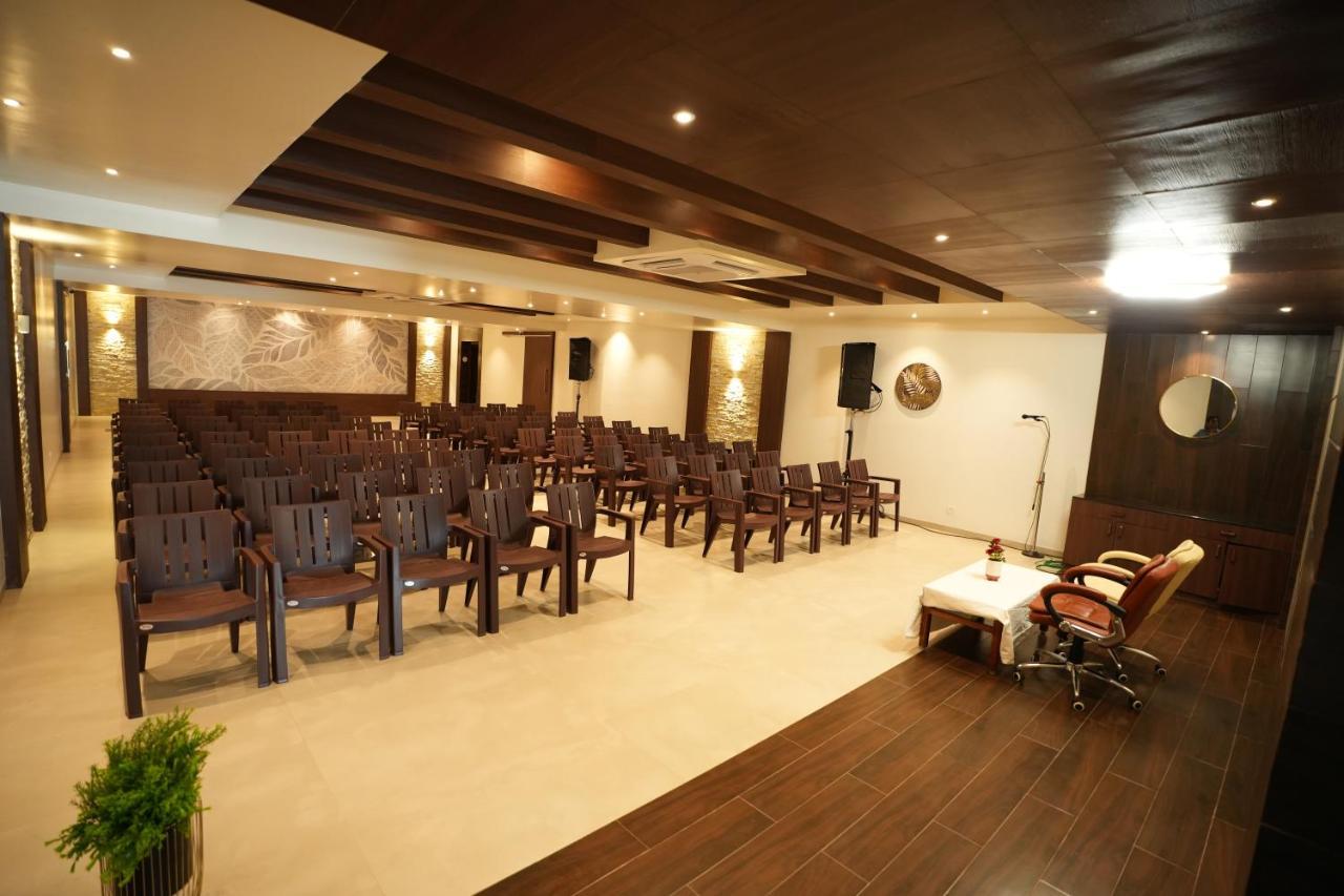 Sri Ambal Grand Hotel Virudunagar Eksteriør billede