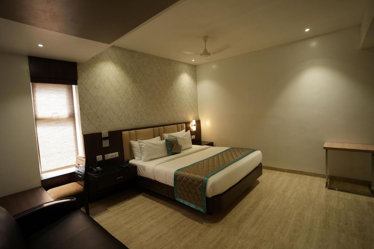 Sri Ambal Grand Hotel Virudunagar Eksteriør billede